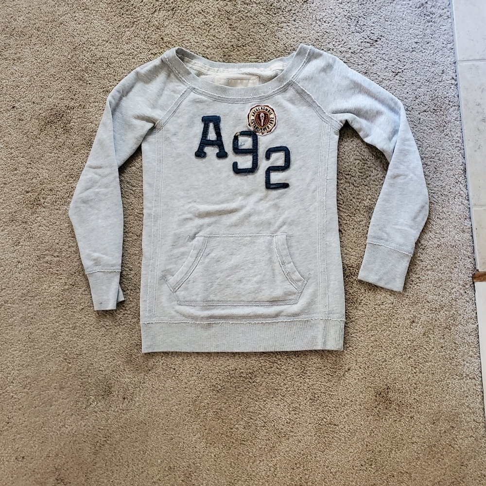 Abicrombie grey sweat shirt.